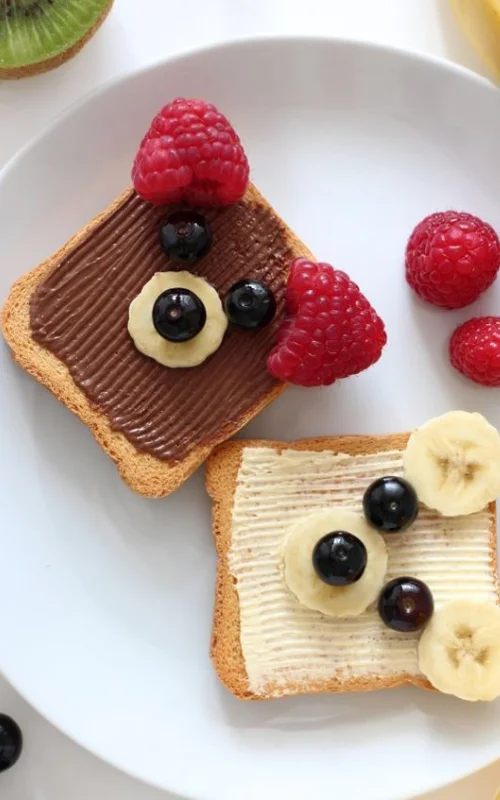 Torradas decoradas com carinha de urso